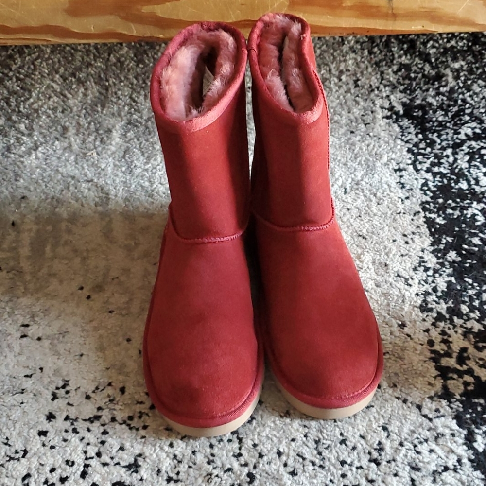 NWOB Koolaburra Boots, size 7